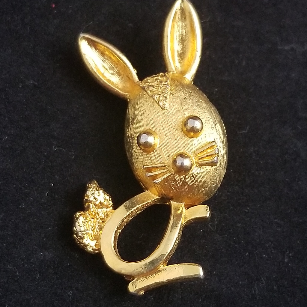 Mamselle Vintage Gold Tone Bunny Rabbit Brooch Pin 15$